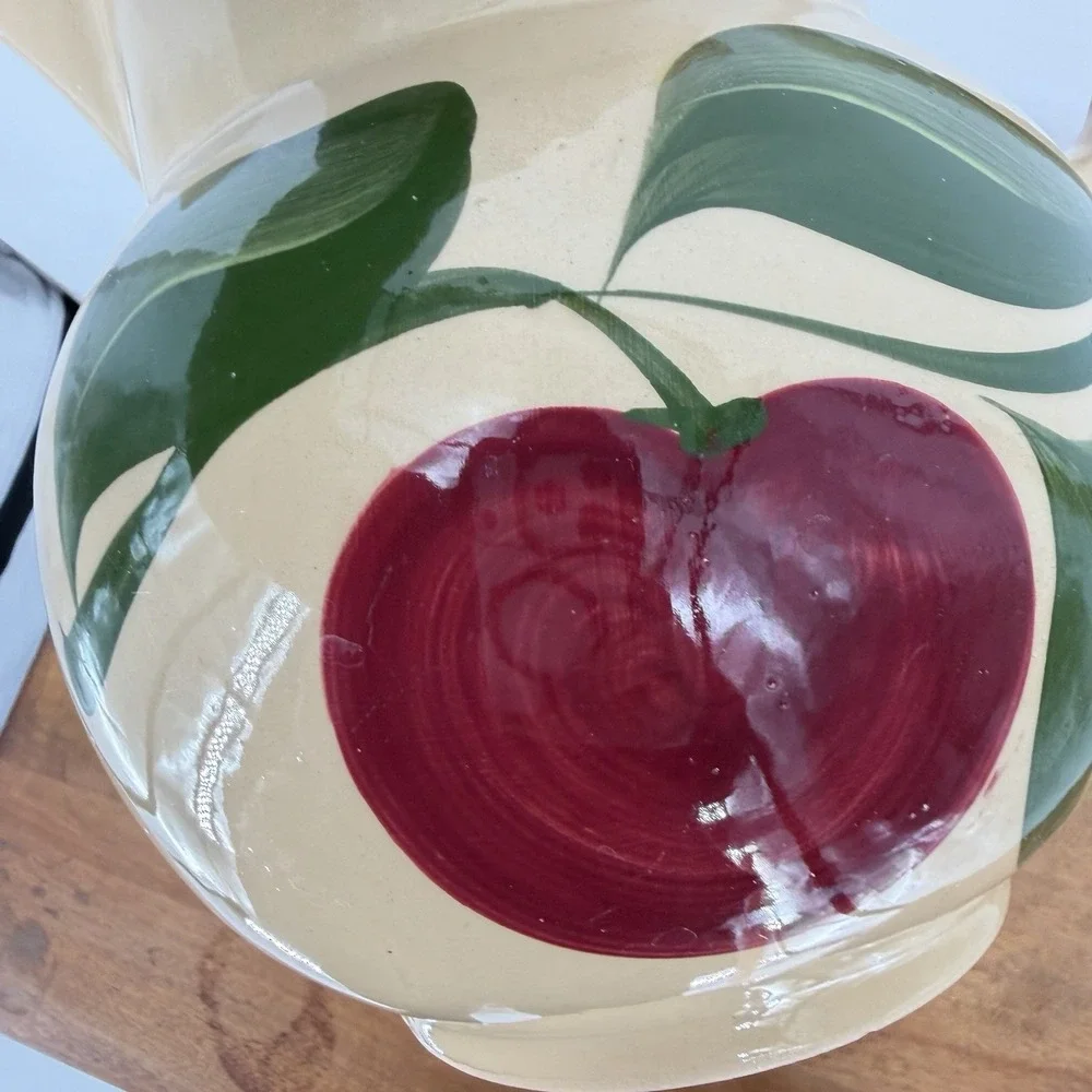 VTG Watt Pottery Apple Pitcher #17 Large 64oz Ice Lip Oven Ware USA - No Crazing